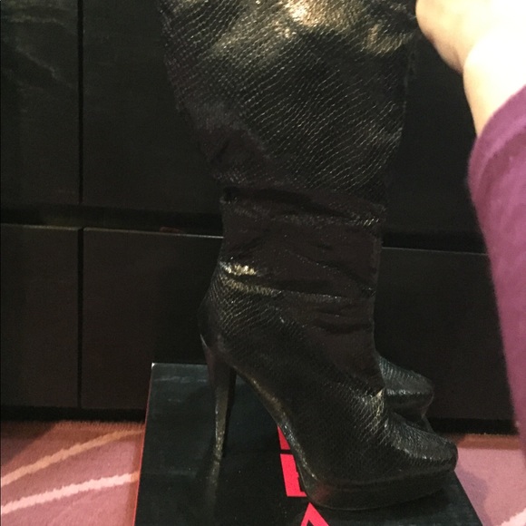 Boots - Picture 2 of 4